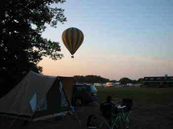 ballon boven de tent